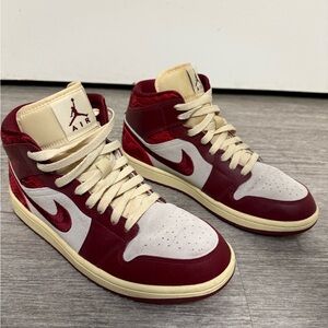 Jordan 1 Mid SE Tiki Leaf Team Red Men’s 10 Authentic
